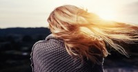 Capelli grassi: questi sono i peggiori errori da non fare