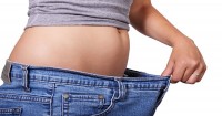 Combatti la pancia gonfia con queste 3 strategie naturali efficaci