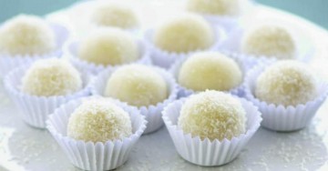 Le palline al cocco vegane sono il dessert goloso da concederti quando vuoi