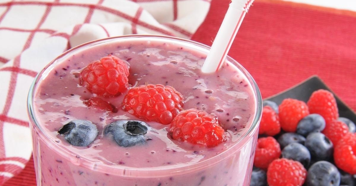 Frullato proteico antiossidante detox brucia grassi con frutti rossi