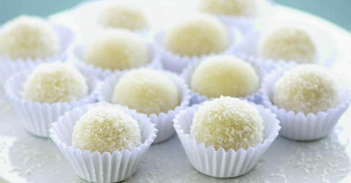 Le palline al cocco vegane sono il dessert goloso da concederti quando vuoi